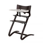 Leander kinderstoel walnut met tray