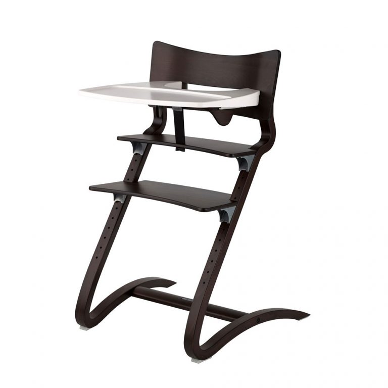 Leander kinderstoel walnut met tray