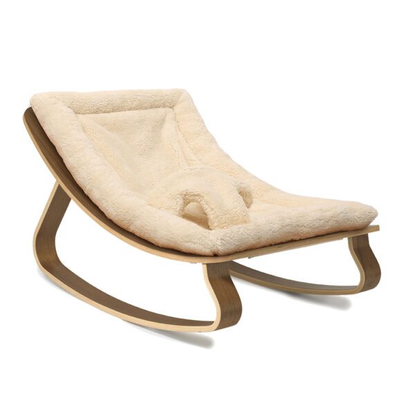 Charlie Crane – LEVO Wipstoeltje – Walnut – Fur Milk