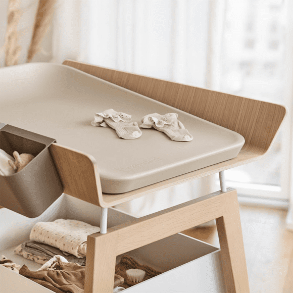 Leander – Linea Verschoontafel met Mat – Eikenhout
