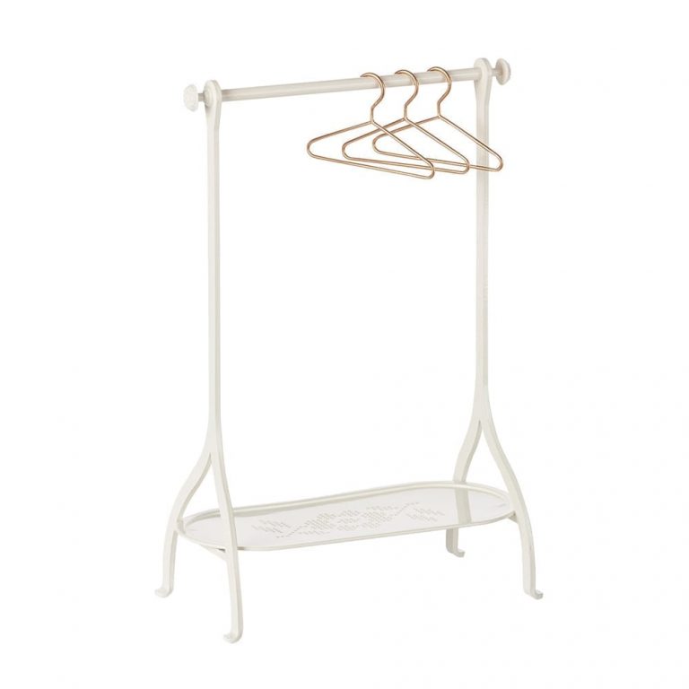 closeth rack white