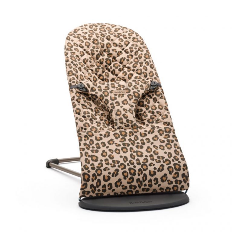 babybjorn-wipstoeltje-bliss-zwart-frame-classic-quilt-beige-leopard