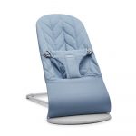 babybjorn-wipstoeltje-bliss-lichtgrijs-frame-petal-quilt-blue