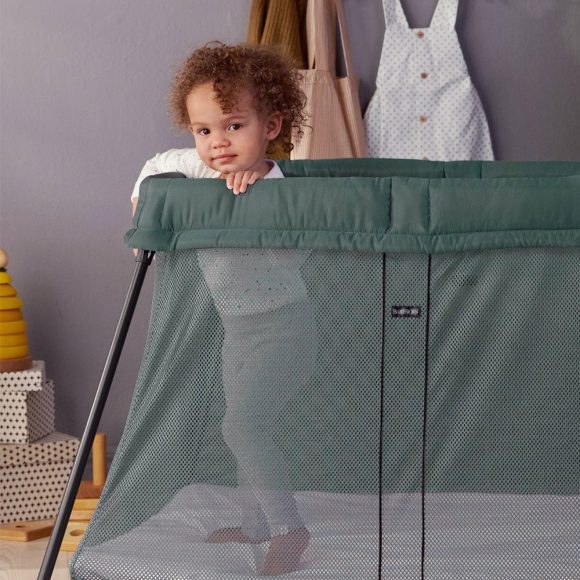 BabyBjörn – Lichtgewicht Reisbedje – Mesh – Dark Green