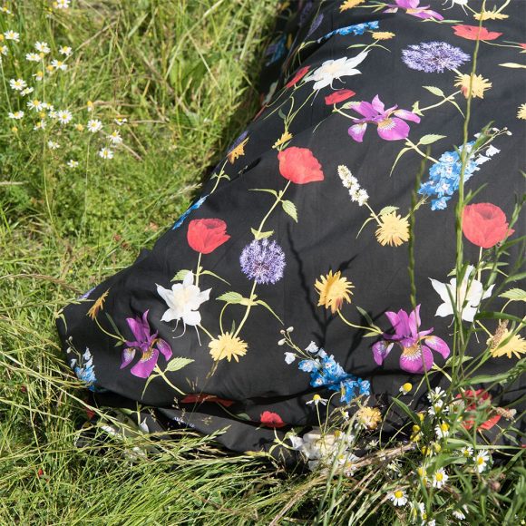 SNURK – Kinderdekbedovertrek – Bouquet Black – NL 140 x 200/220 cm