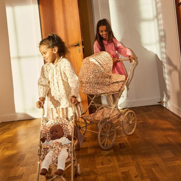 Konges Sløjd – Poppenwagen – Marguerit Berry