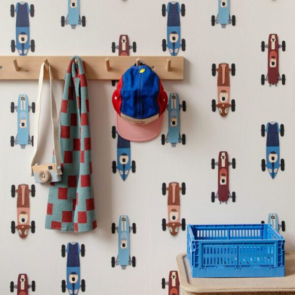Studio Ditte – Behang Kinderkamer – Raceauto – Crème