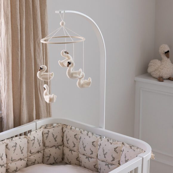 Sebra – Bedhemel- en Mobielhouder van Hout – Classic White