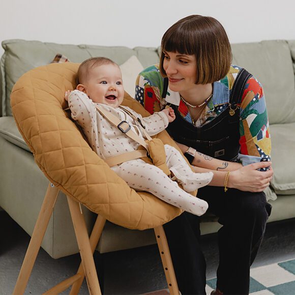 Charlie Crane – TOBO Newborn Seat – Camel