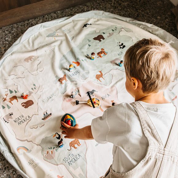 Play&Go – Noomad 2-in-1 Speelkleed & Opbergzak – Worldmap Colour