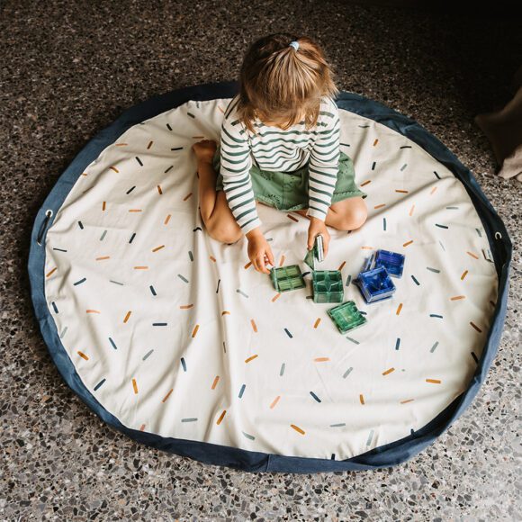 Play&Go – Noomad 2-in-1 Speelkleed & Opbergzak – Confetti