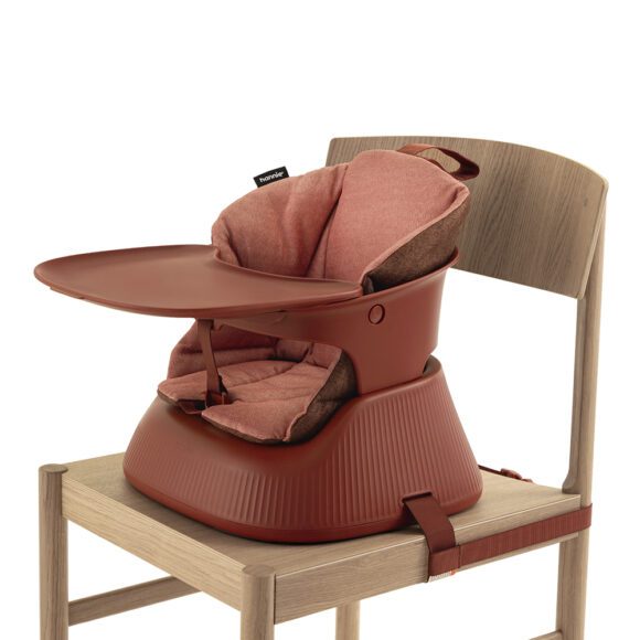 Hannie – Slimme Kinderstoel voor Thuis & Onderweg – Mahogany Red