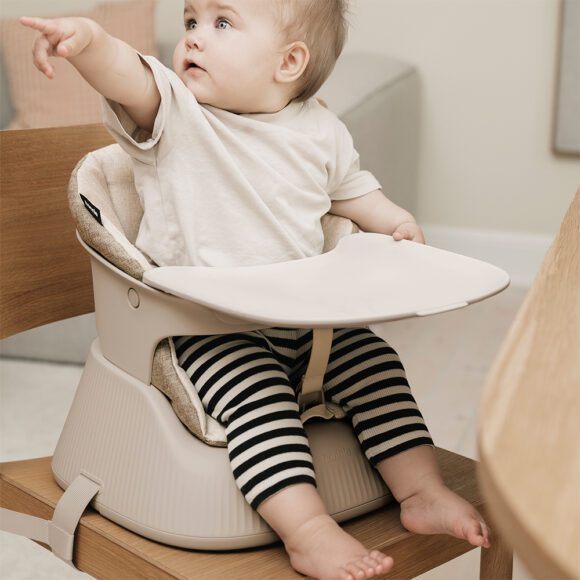 Hannie – Slimme Kinderstoel voor Thuis & Onderweg – White Sand