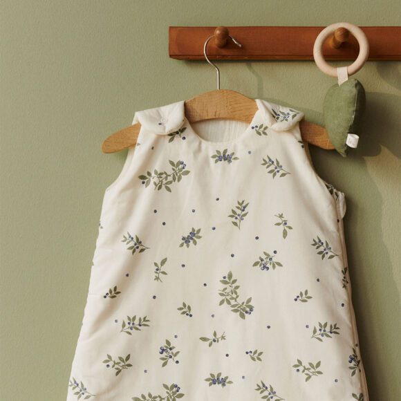 Dear April – Wind Winterslaapzak – 0-6 maanden, TOG 2.5 – Blueberries