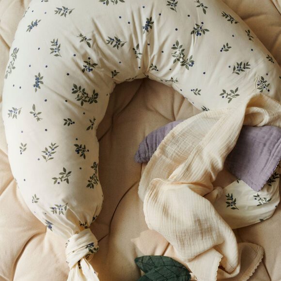 Dear April – Nami Voedingskussen met lange banden – Blueberries