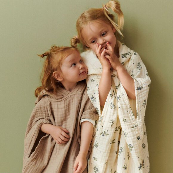 Dear April – Ponyo Badponcho – 2-6 Jaar – Little Mouse