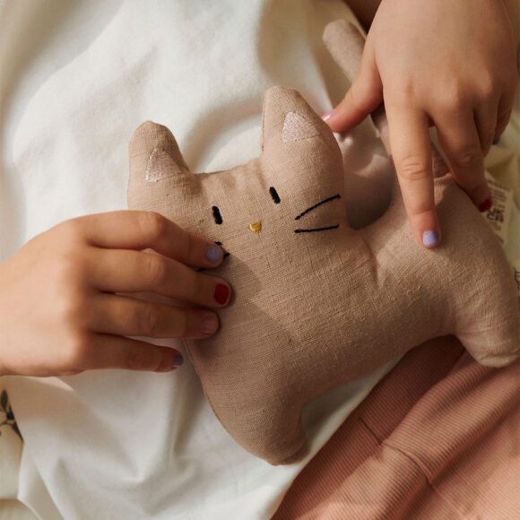 Dear April – Mumi Toy Kat