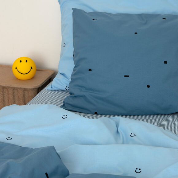 Studio Ditte – Kinderdekbedovertrek – Speelse Blokjes op Denim – 140 x 200/220 cm