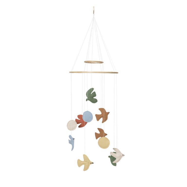 Ferm Living babymobiel met vogels gekleurd packshot