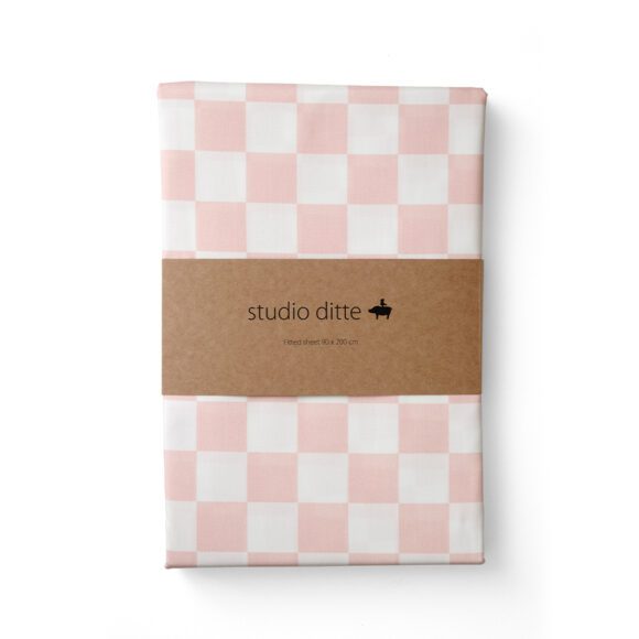 Studio Ditte – Hoeslaken – Blokjes Lichtroze – 90 x 200 cm