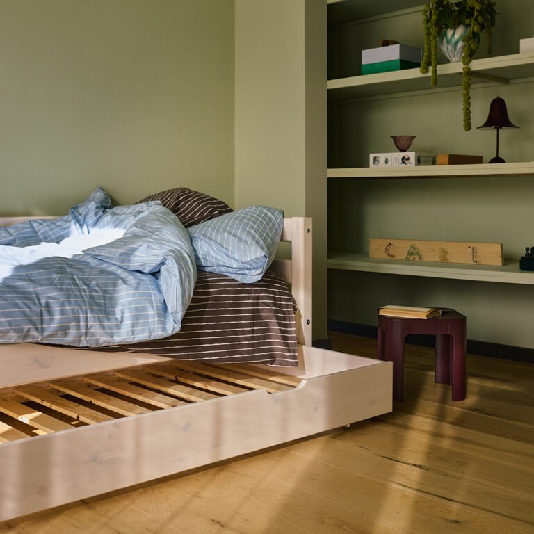 FLEXA World CLASSIC Logeerlade - Wit in kamer