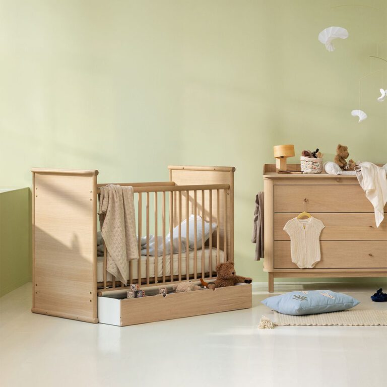 Oliver Furniture - Camp Novel Bed, Ledikant Incl. Ombouw tot Twijfelaar - Eikenhout, 60 x 120/120 x 200 cm