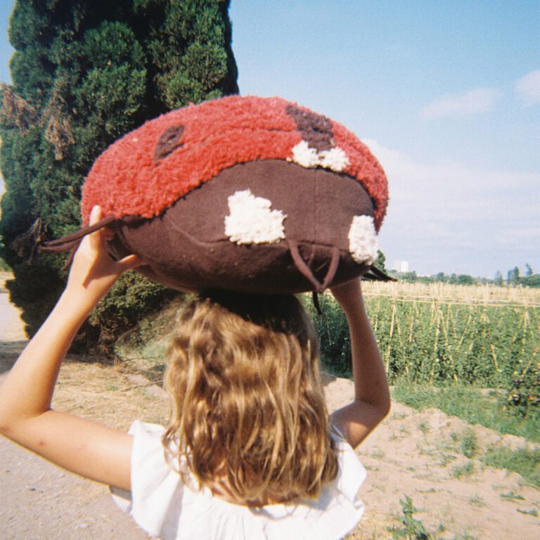 Lorena Canals - Poef - Maria the Ladybug - 45 x 40 x 24 cm